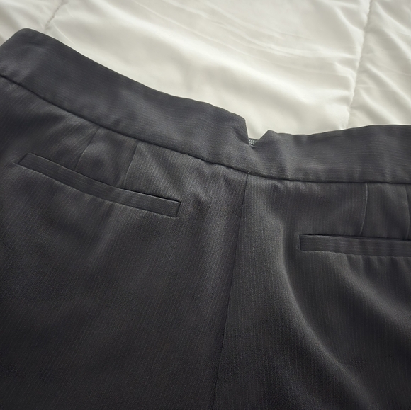 🔥 2/$9 or 3/$13   George Charcoal Pinstriped Wide-Leg Capri Trousers - Picture 6 of 6